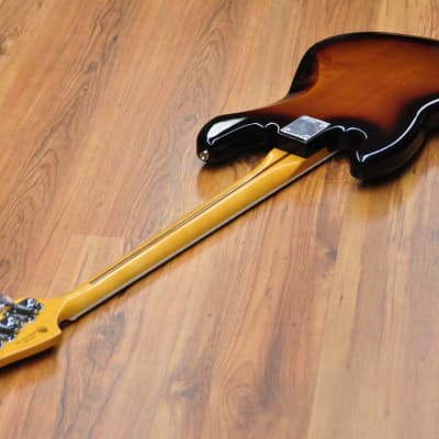 Fender Vintera 70s Jazz Bass 2 Color Sunburst image 16