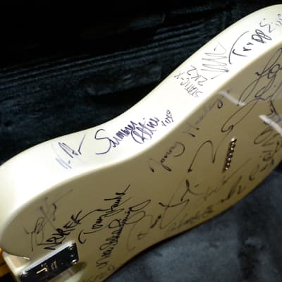 Fender USA Telecaster Red Hot Chili Peppers Signed RARE / Certificate of Authenticity Bild 13