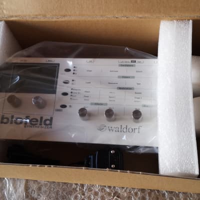 Waldorf Blofeld Desktop Synthesizer White | Synthonia libraries