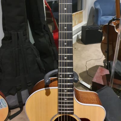 Taylor 214 ce cf Grand Auditorium Electric Acoustic Guitar 2018 Natural Gloss
           priced For Quick Sale.  
☹Lost My Job CAUSE OF COVID🙁 Bild 4