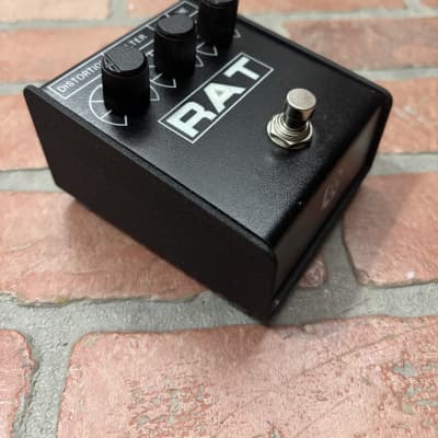Pro-co RAT 2 WHITE “IKEBE 40th Anniversary” Distortion pedal From import  JPN : Amazon.sg: Musical Instruments