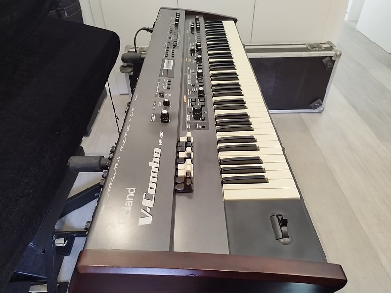 Roland VR-760 76-Key V-Combo Organ | Reverb The Netherlands