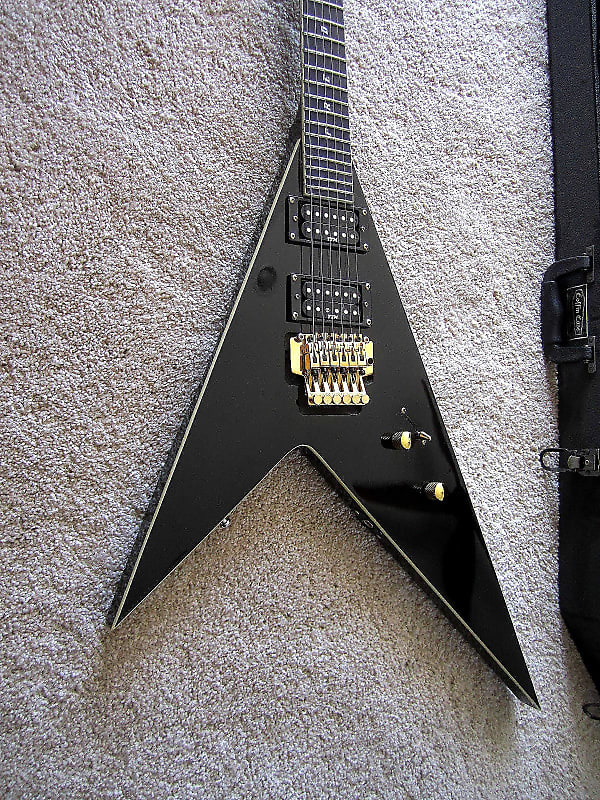 TTM Predator Flying V (Project Guitar) Black image 1