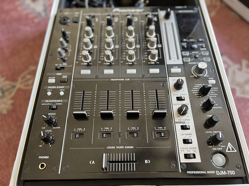 Pioneer DJミキサー DJM-750-