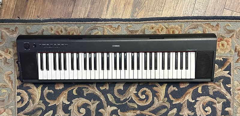 Yamaha Piaggero NP-11 61-Key Lightweight Keyboard