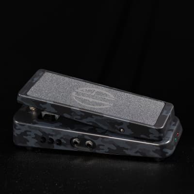 Dunlop Cry Baby® From Hell Wah Dimbag Siagnature Wah image 8