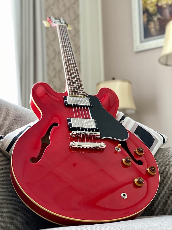 Tokai ES-180 SR Semi Hollow Vintage Series Japan in Seethru Red Cherry with  Case weight 3.4 KG