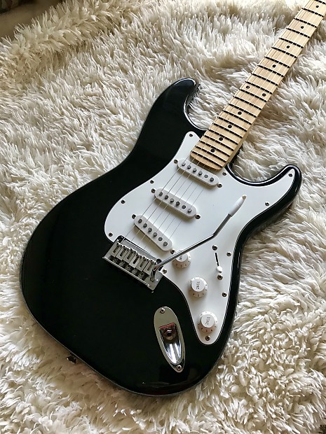 美品 Squier Standard Stratocaster アップグレード済 Squier Standard Stratocaster - What To Know & Where To Buy