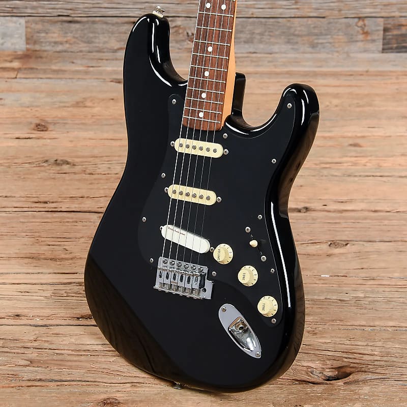 Fender Squier ストラトキャスター Standard Squier Standard Stratocaster | Musician's Friend