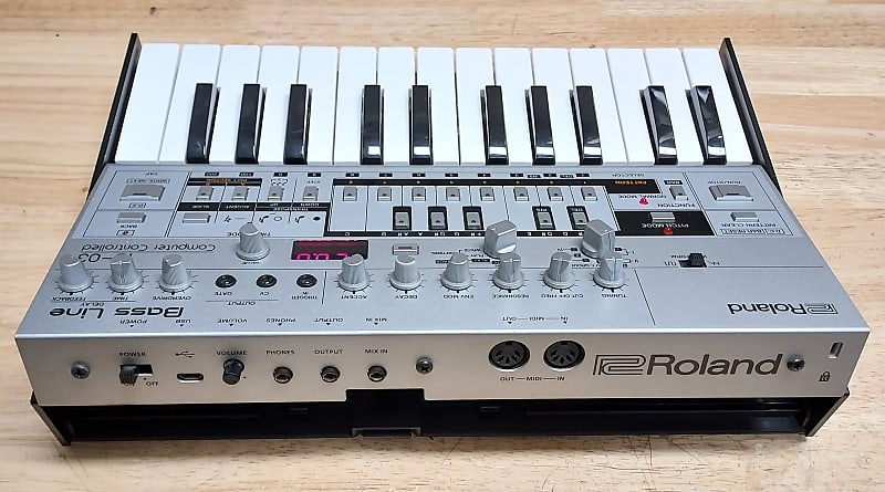 Roland TB-03 – United States