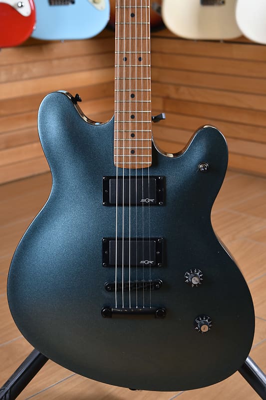 Squier (by Fender) Contemporary Active Starcaster Roasted Maple