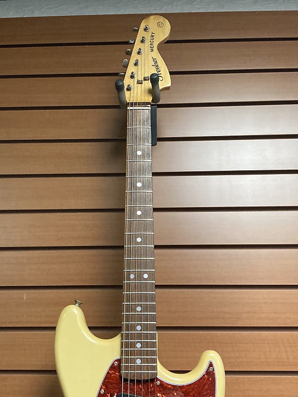 Fresher Mercury X-310 MIJ Mustang Copy in Cream Law Suit Era w/ Original  Gig Bag