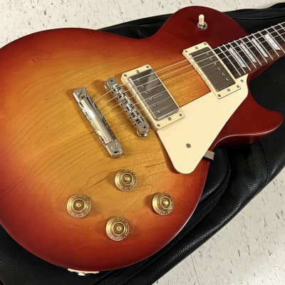 2023 Gibson USA Les Paul Tribute Electric Guitar Satin Cherry Sunburst image 3