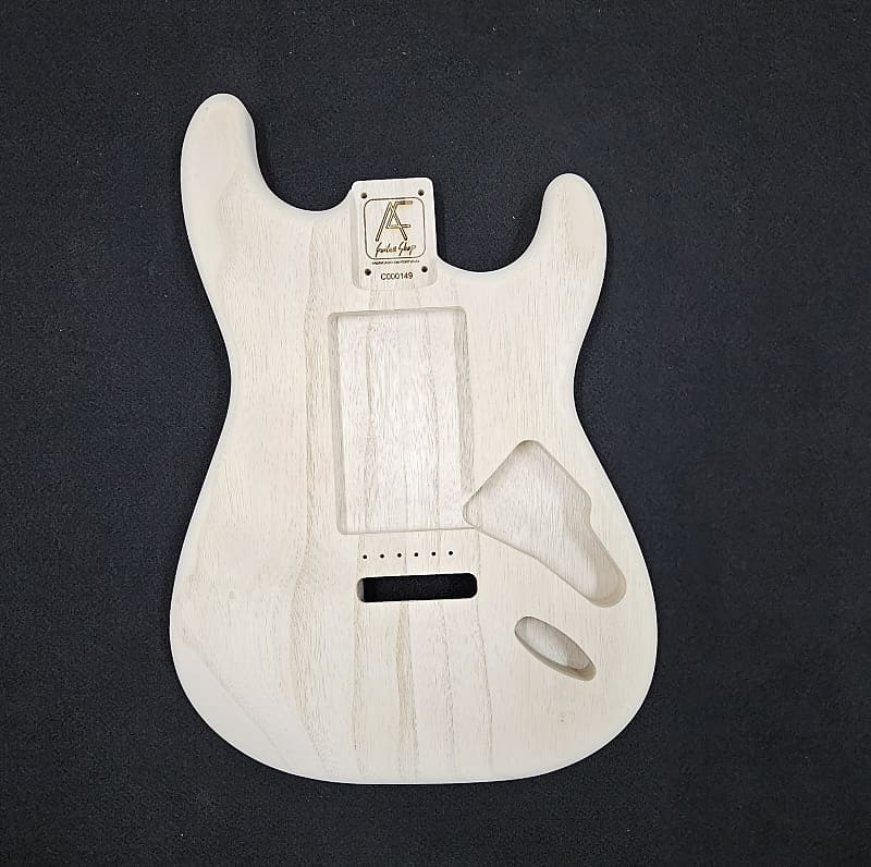 Paulownia strat body top