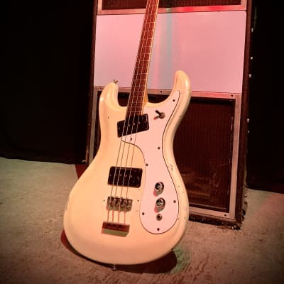 Mosrite Ventures Bass 1966-67 - White for sale