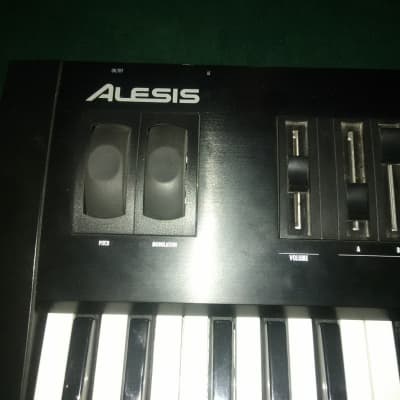 Alesis Qs6.1 | Reverb