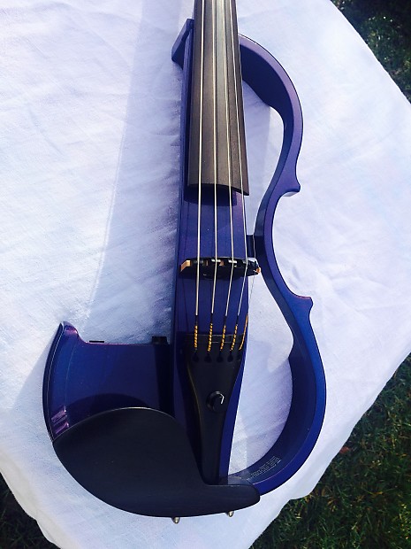 Yamaha SV 205 Five string Electric Violin. Rare model in