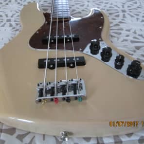 Fender 60th Anniversary Power Jazz Bass Classic Series 2006 Honey Blonde Fishman Piezo Bridge W/Case image 2