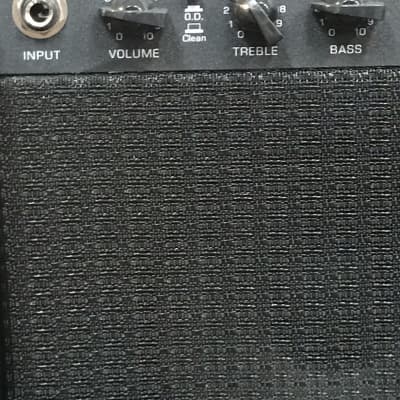 Epiphone- Electar 10 Guitar Combo Amplifier 6” Speaker 10 Watts image 2