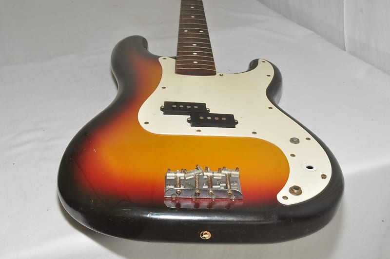 ベース squier by Fender precision bass Amazon.com: Fender Squier Debut Series Precision Bass Guitar
