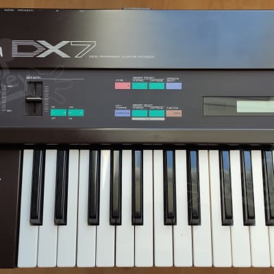 Yamaha DX7 (Mark 1) Digital FM Synthesizer German collector beautiful collection image 5