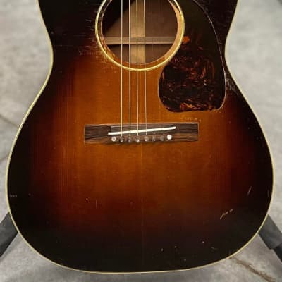 Gibson LG 2 1947 Sunburst - Beautiful loud sound- Comes with non-original Gibson 80s Case for sale