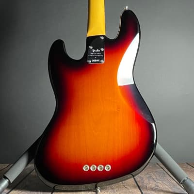 Fender American Professional II Jazz Bass, Maple- 3-Color Sunburst (US23117647) image 4