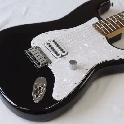 Fender Stratocaster Tom Delonge LTD Black image 8