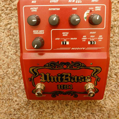 Akai UniBass UB1 Harmonized Bass Distortion