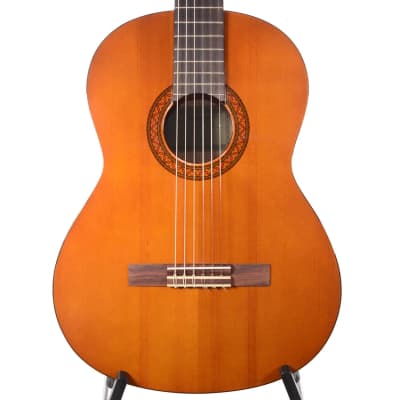 Yamaha C40 Full Size Nylon-String Classical Guitar