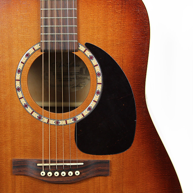 Art & Lutherie Cedar Dreadnought Acoustic Guitar in Antique
