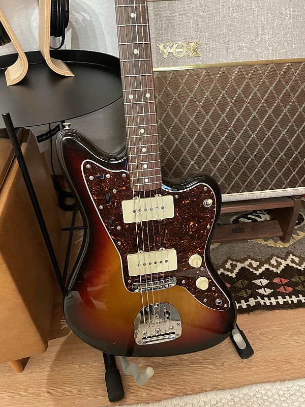 Fujigen jazzmaster top