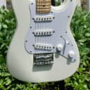 Squier Mini Stratocaster Olympic White Limited Edition 2022 w/ Fender gig bag