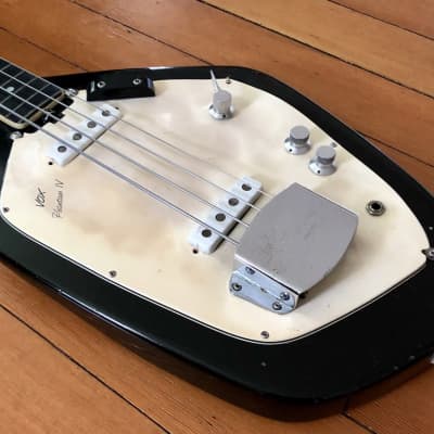 1969 Vox V210 Phantom IV Electric Bass Black Original Teardrop Case Made in Italy image 4