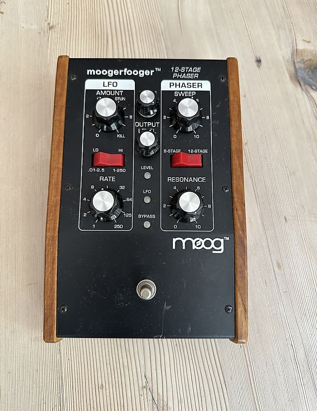 Moog MF-103 Moogerfooger 12-Stage Phaser 1999 - 2018 - Black