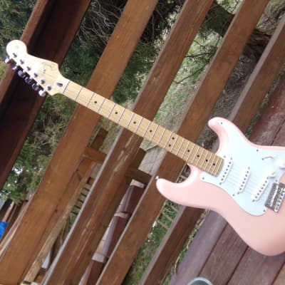 2021 Fender Stratocaster - Shell Pink, Made in Mexico, mint condition, blue Fender Case image 21
