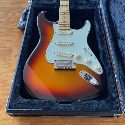 Fender American Deluxe Stratocaster Plus 2014 - 2016