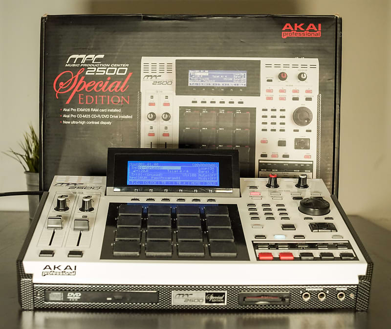 Akai MPC 2500 SE (SPECIAL EDITION) 2009 Black White | Reverb Poland