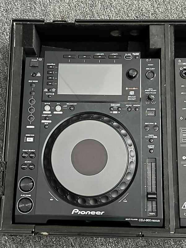 Pioneer Cdj-900nxs and DJM-900nxs mixer image 1