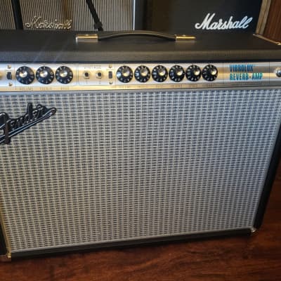 Fender '68 Custom Vibrolux Reverb-Amp 2-Channel 35-Watt 2x10