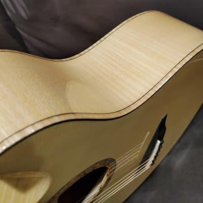 Avian Songbird 7A Fan Fret All-solid Handcrafted Flame Maple Acoustic Guitar with Beveled Armrest image 10