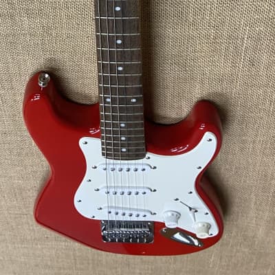 Fender Squier Stratocaster Mini  Red image 7