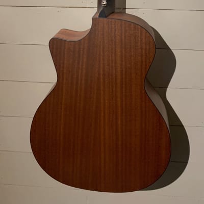 Eastman AC122CE Sapele/Sitka Spruce Grand Auditorium Cutaway with Electronics Natural image 3
