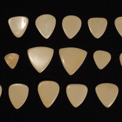 18 pcs. unique Woolly Mammoth Ivory Guitar Picks image 5