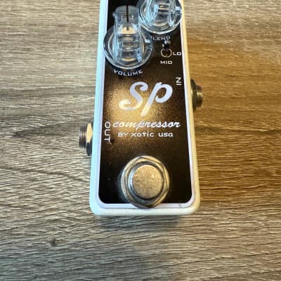 Xotic Effects「SP Compressor」 Amazon.com: Xotic SP Compressor Pedal : Musical Instruments