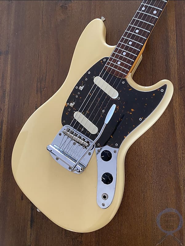 Fender Japan/MG69 ムスタング 1997 Fender CIJ Japan MG69 Mustang White | Guitar Chimp