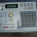Mostly working Akai MPC2000 with IB-M208P 8-outputs + dig. in/out expansion board