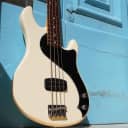 Fender Standard Dimension 4 string Bass