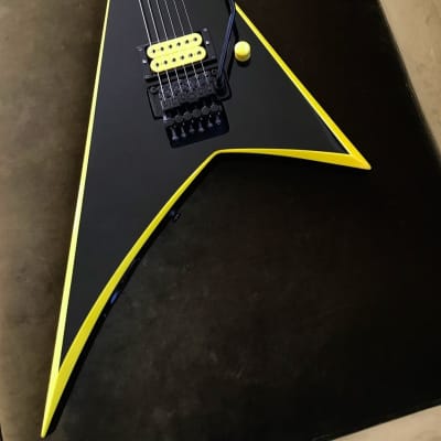 Rare Jackson 08 MIJ RR24 Black/Yellow | Reverb