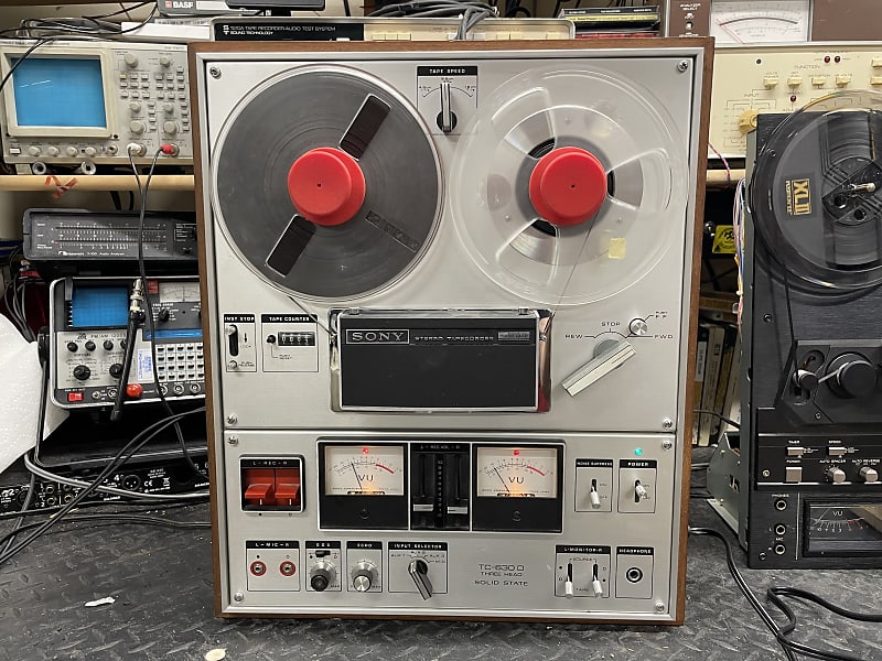Sony TC-630D 7 1/4 track 3 speed Reel to Reel tape recorder 1972